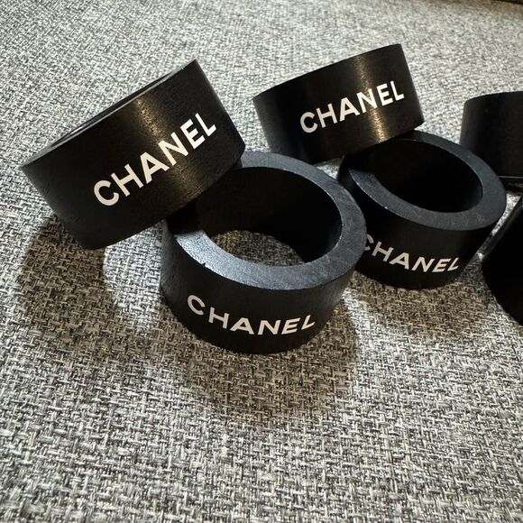 CHANEL Black and White Wood Napkin Ring Set of 6 - Picture 5 of 8
